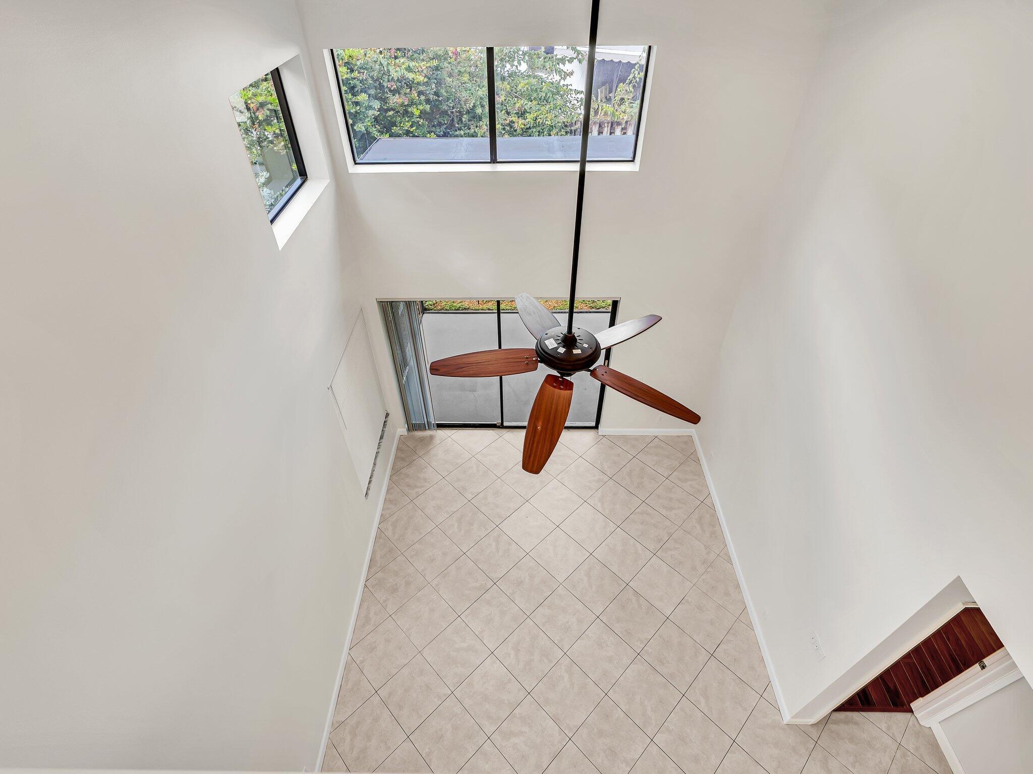 WIMBLEDON VILLAS OF VIA V - Residential