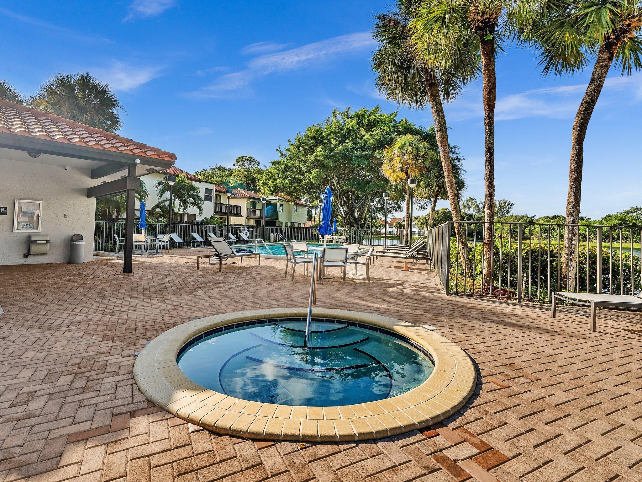 WIMBLEDON VILLAS OF VIA V - Residential