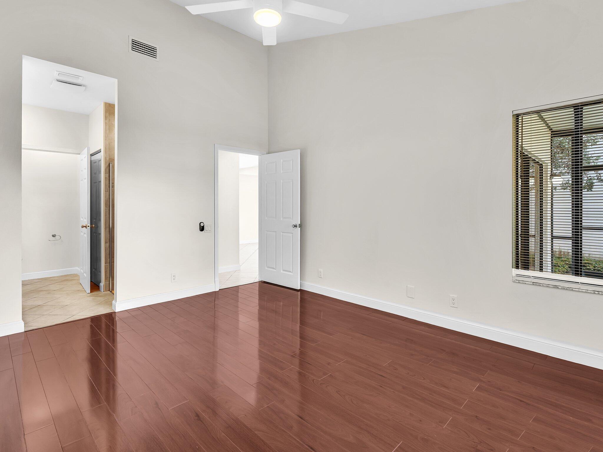 WIMBLEDON VILLAS OF VIA V - Residential