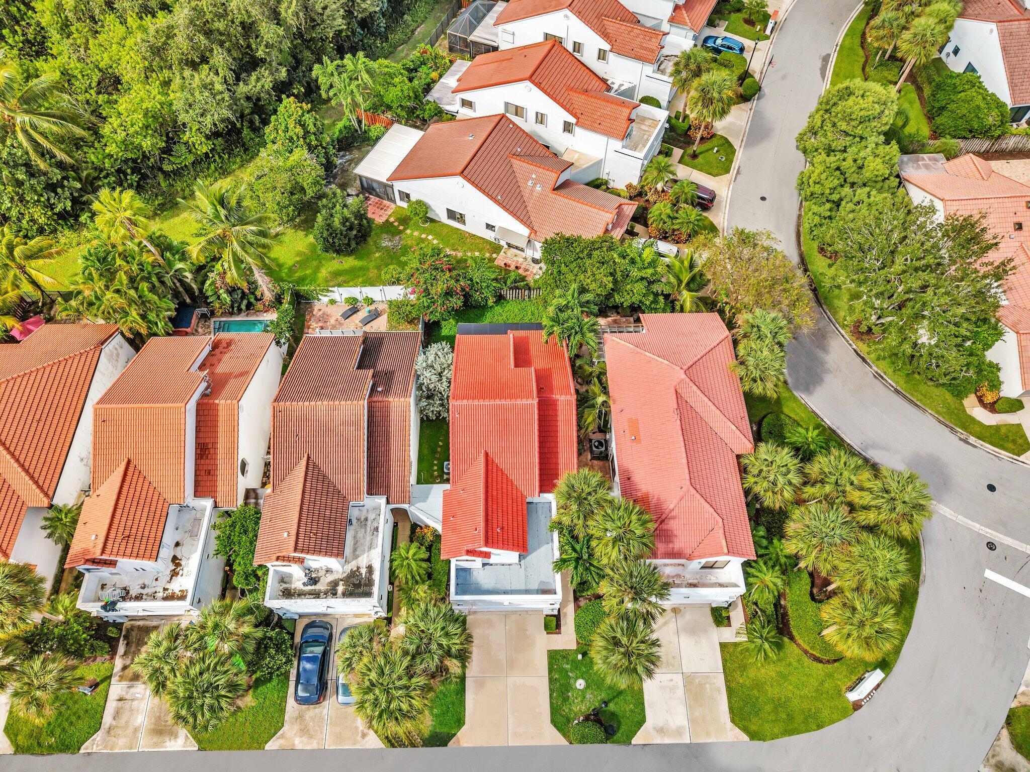 WIMBLEDON VILLAS OF VIA V - Residential