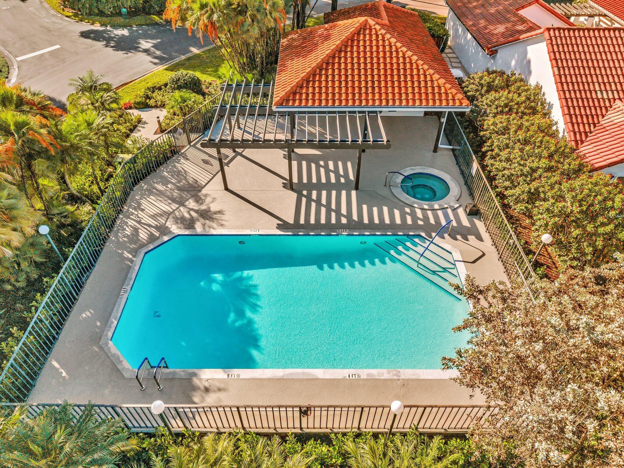 WIMBLEDON VILLAS OF VIA V - Residential