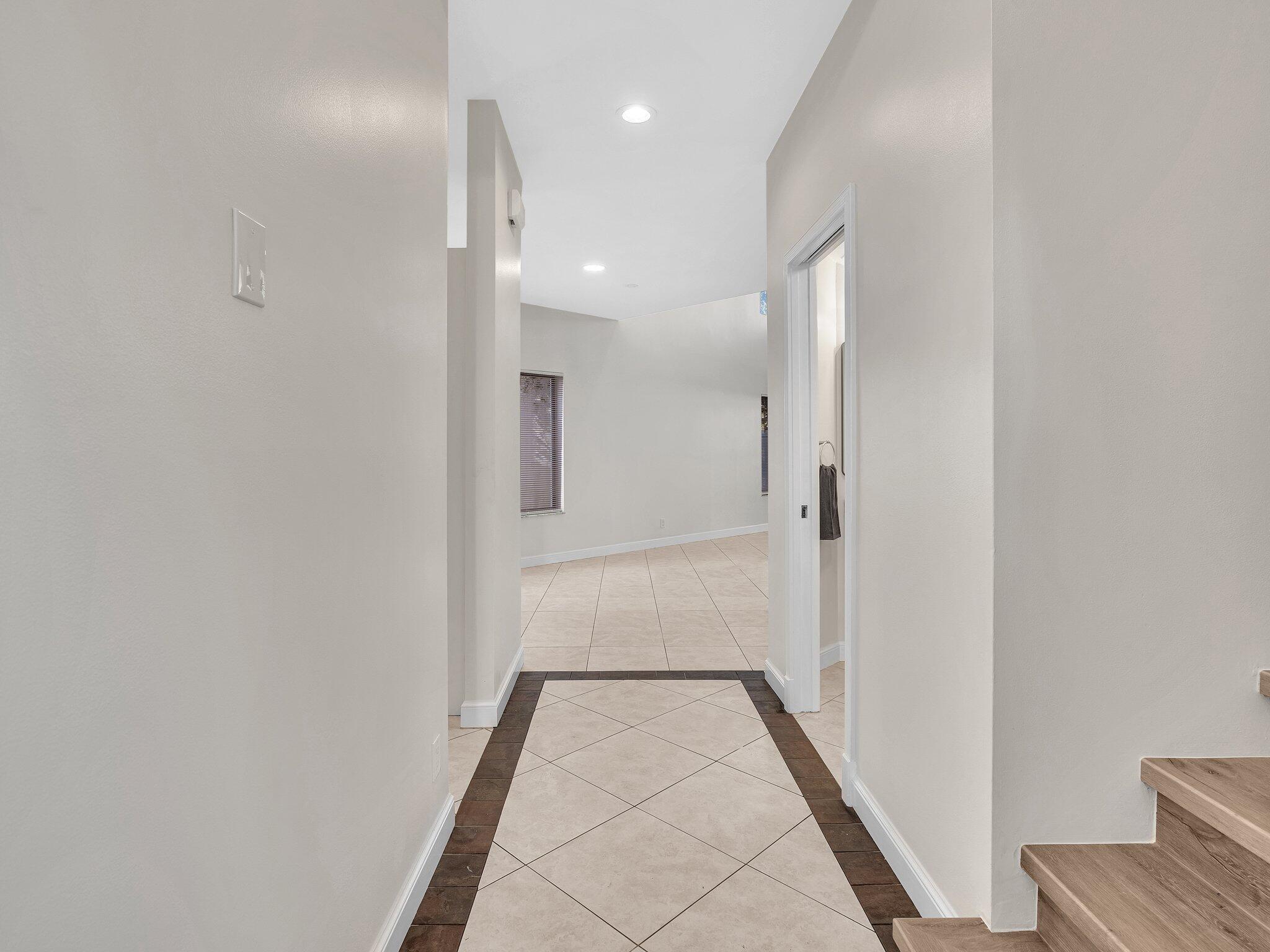 WIMBLEDON VILLAS OF VIA V - Residential