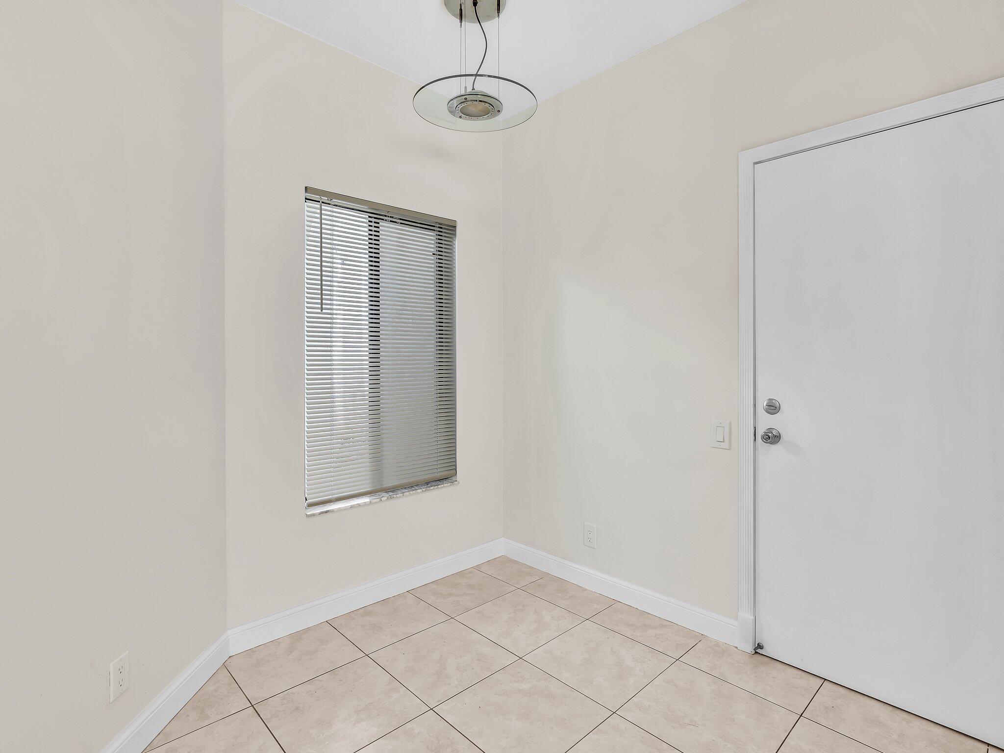 WIMBLEDON VILLAS OF VIA V - Residential