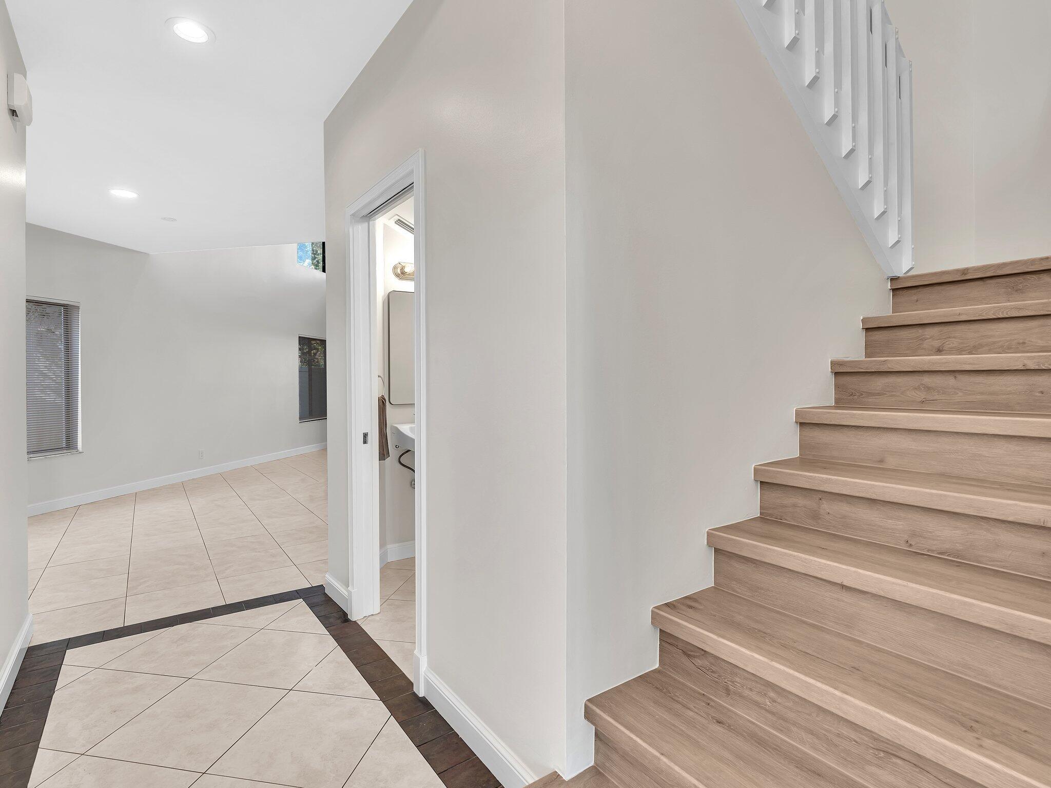 WIMBLEDON VILLAS OF VIA V - Residential