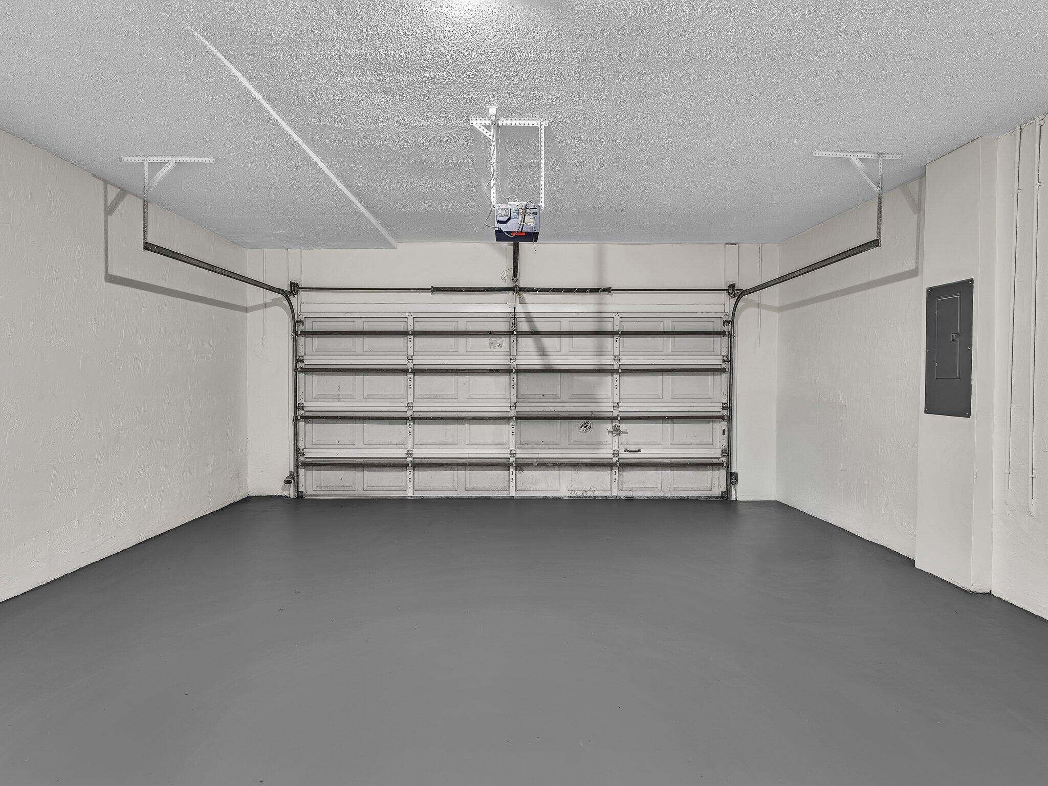 WIMBLEDON VILLAS OF VIA V - Residential