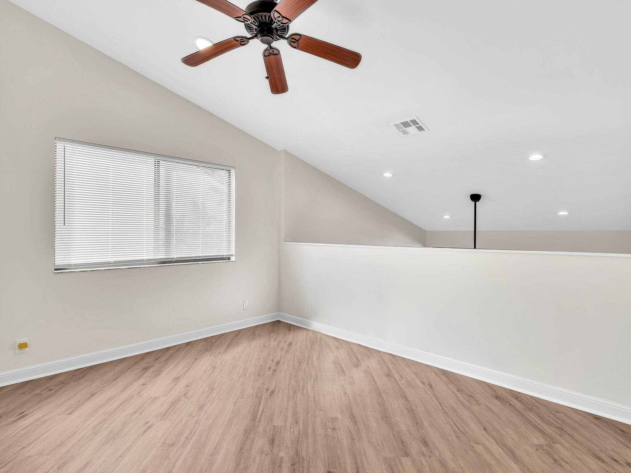 WIMBLEDON VILLAS OF VIA V - Residential