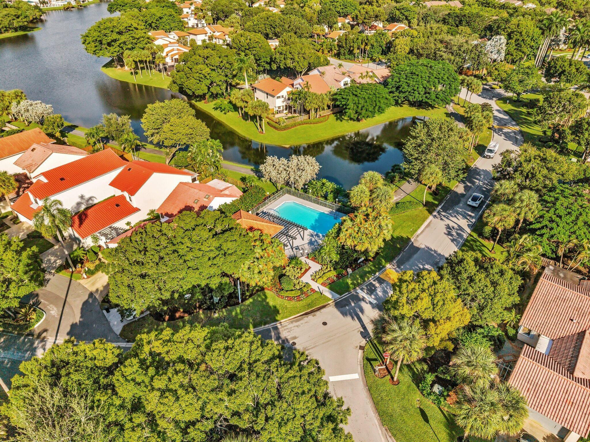 WIMBLEDON VILLAS OF VIA V - Residential