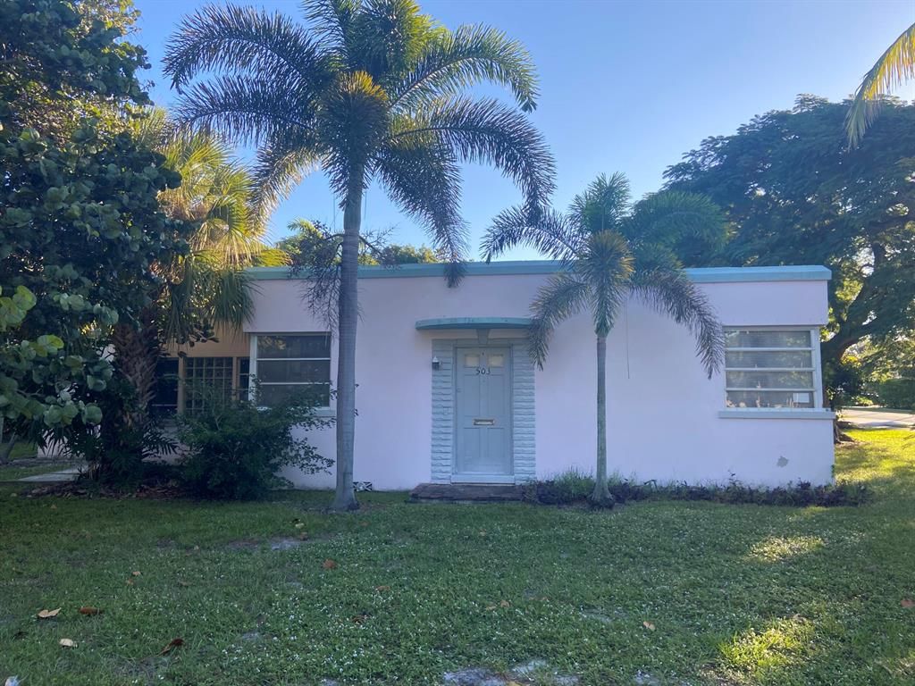Photo of 503 NE 2nd Avenue, Delray Beach, FL 33444 (MLS # R10763723)
