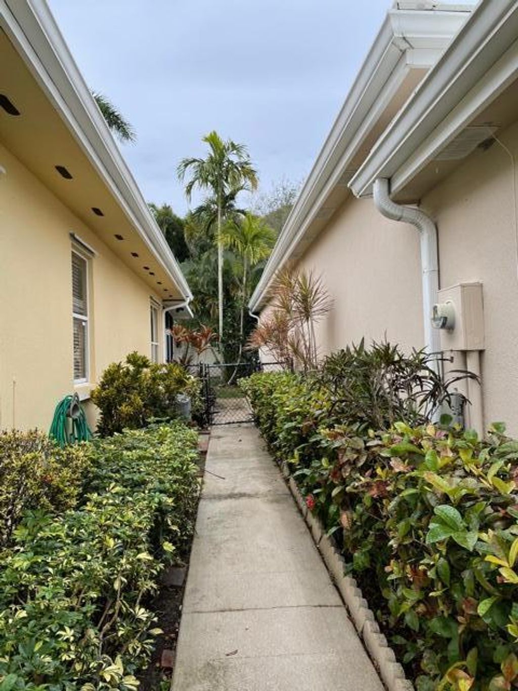 Photo of 8594 Wakefield Drive, Palm Beach Gardens, FL 33410 (MLS # R10959396)