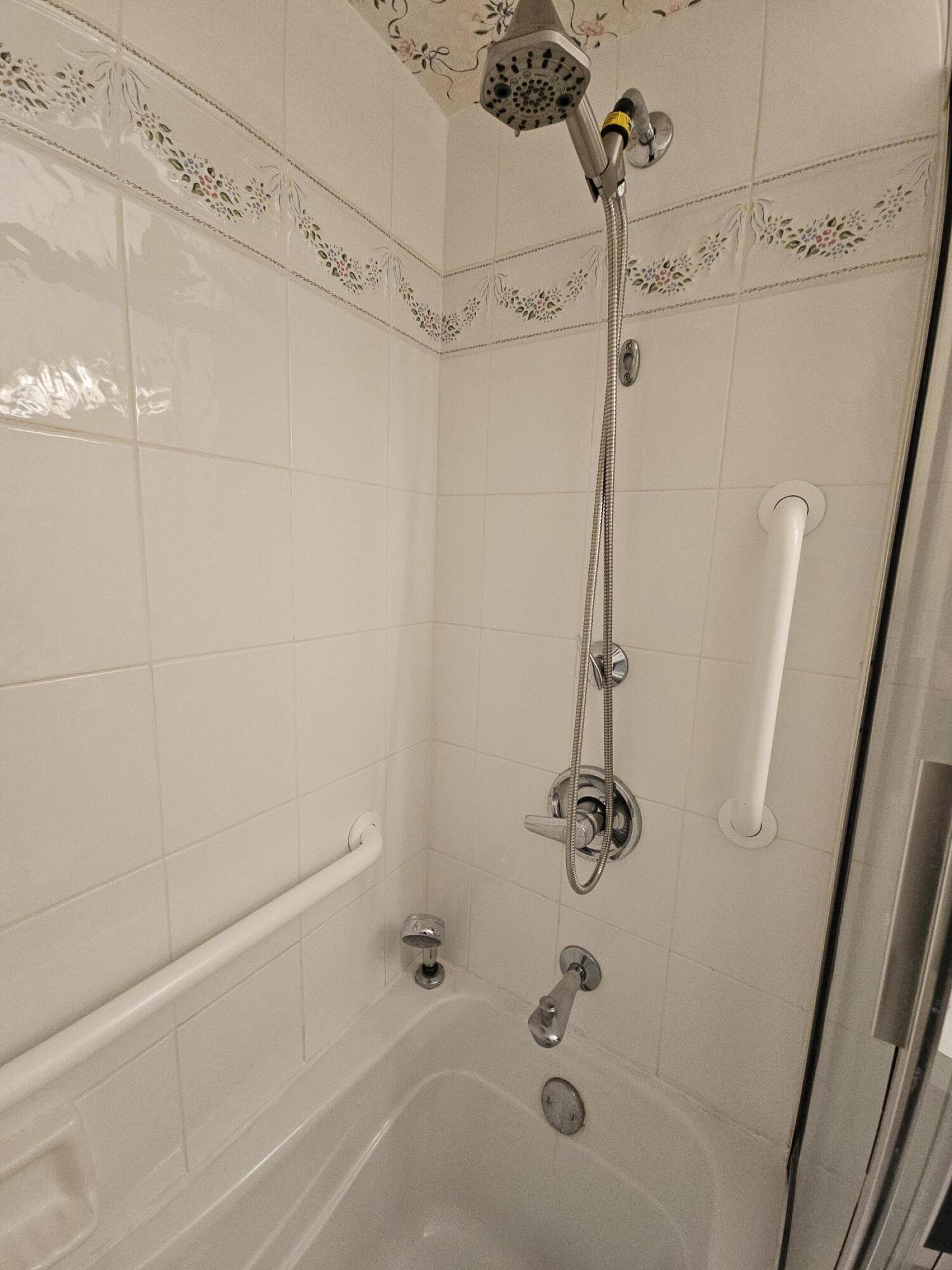 VISTA DEL LAGO CONDO - Residential