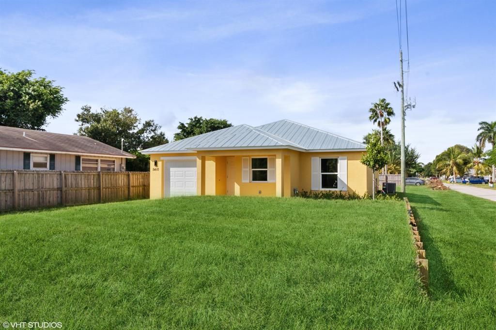 Photo of 5410 SE Pine Avenue, Stuart, FL 34997 (MLS # R10750515)