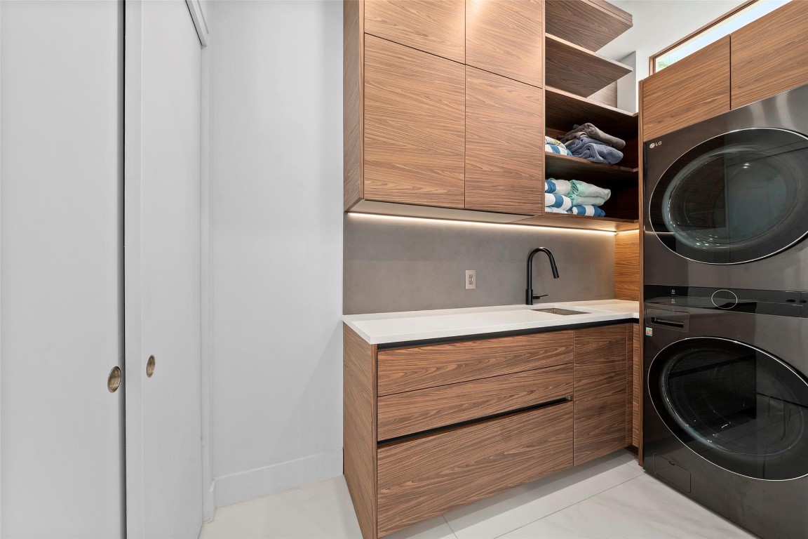 CORAL KEY VILLAS 2ND SEC - Residential