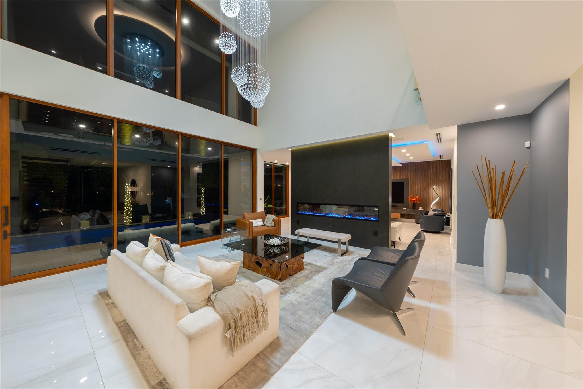 CORAL KEY VILLAS 2ND SEC - Residential