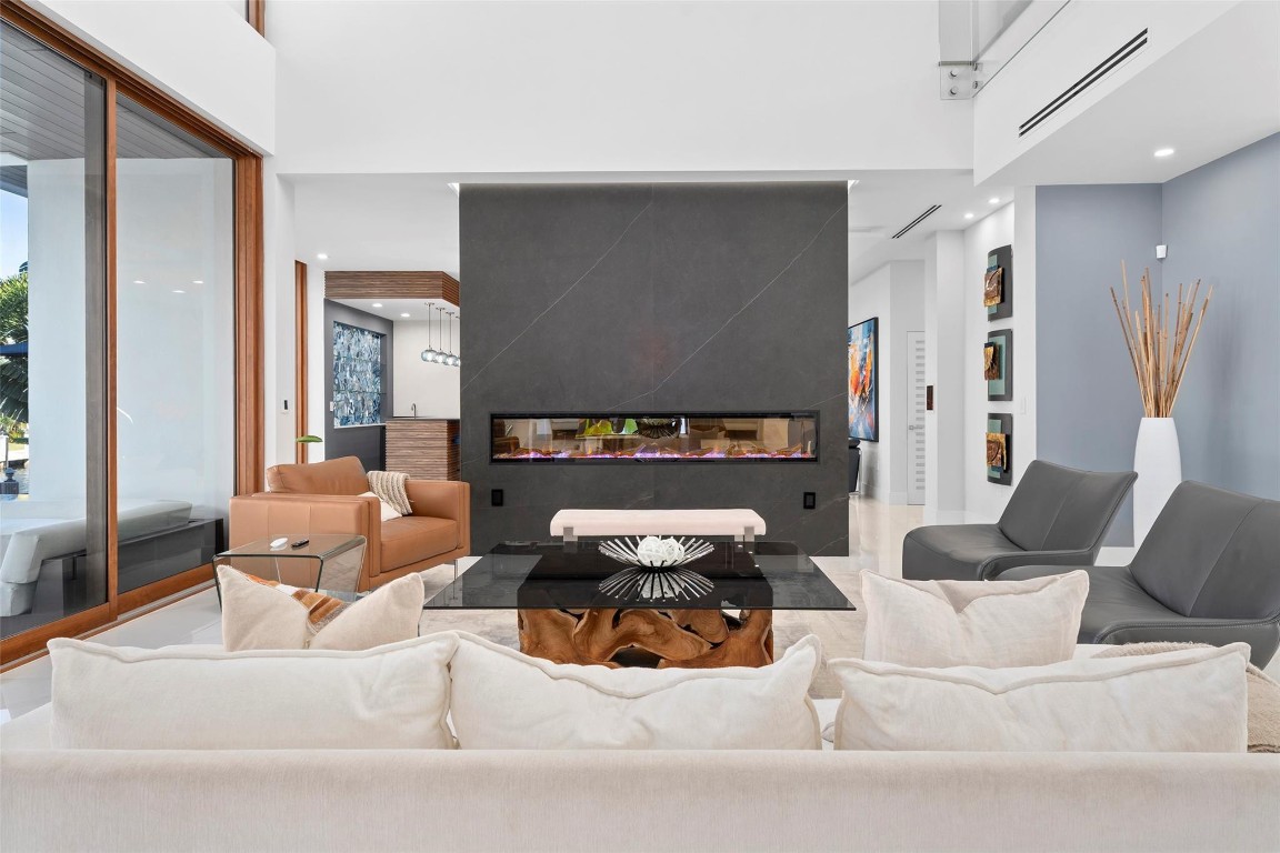 CORAL KEY VILLAS 2ND SEC - Residential