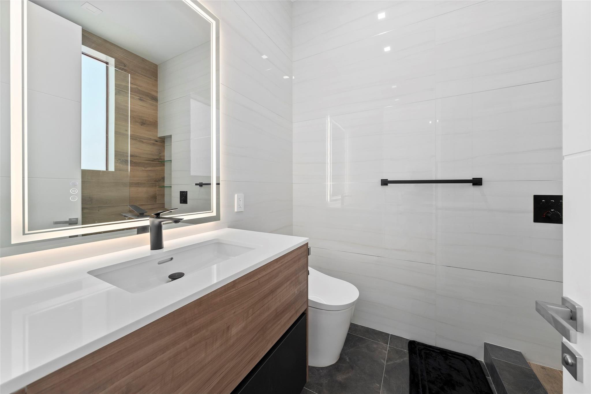 CORAL KEY VILLAS 2ND SEC - Residential