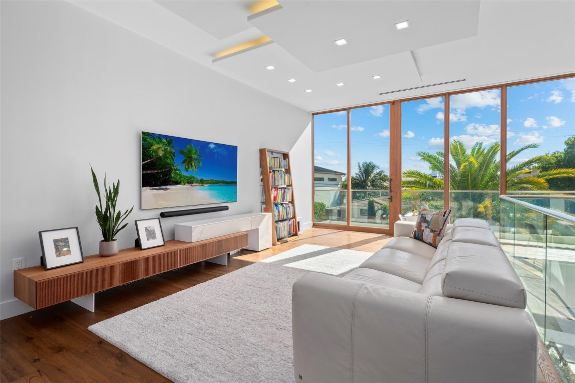 CORAL KEY VILLAS 2ND SEC - Residential