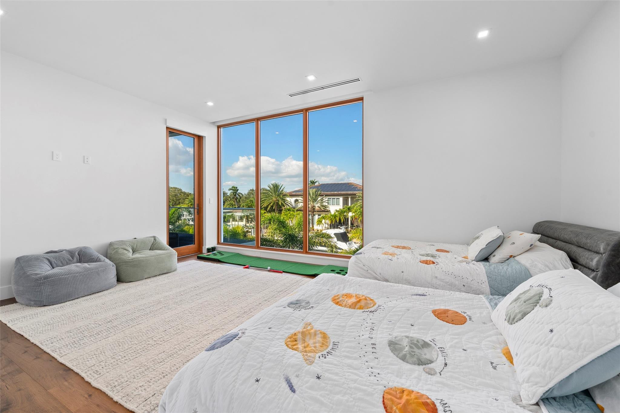 CORAL KEY VILLAS 2ND SEC - Residential