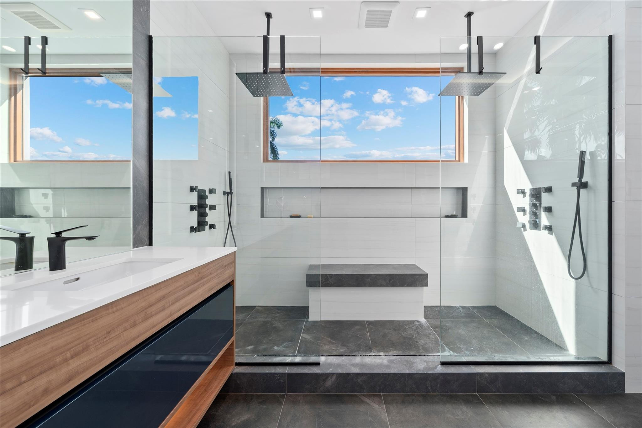 CORAL KEY VILLAS 2ND SEC - Residential