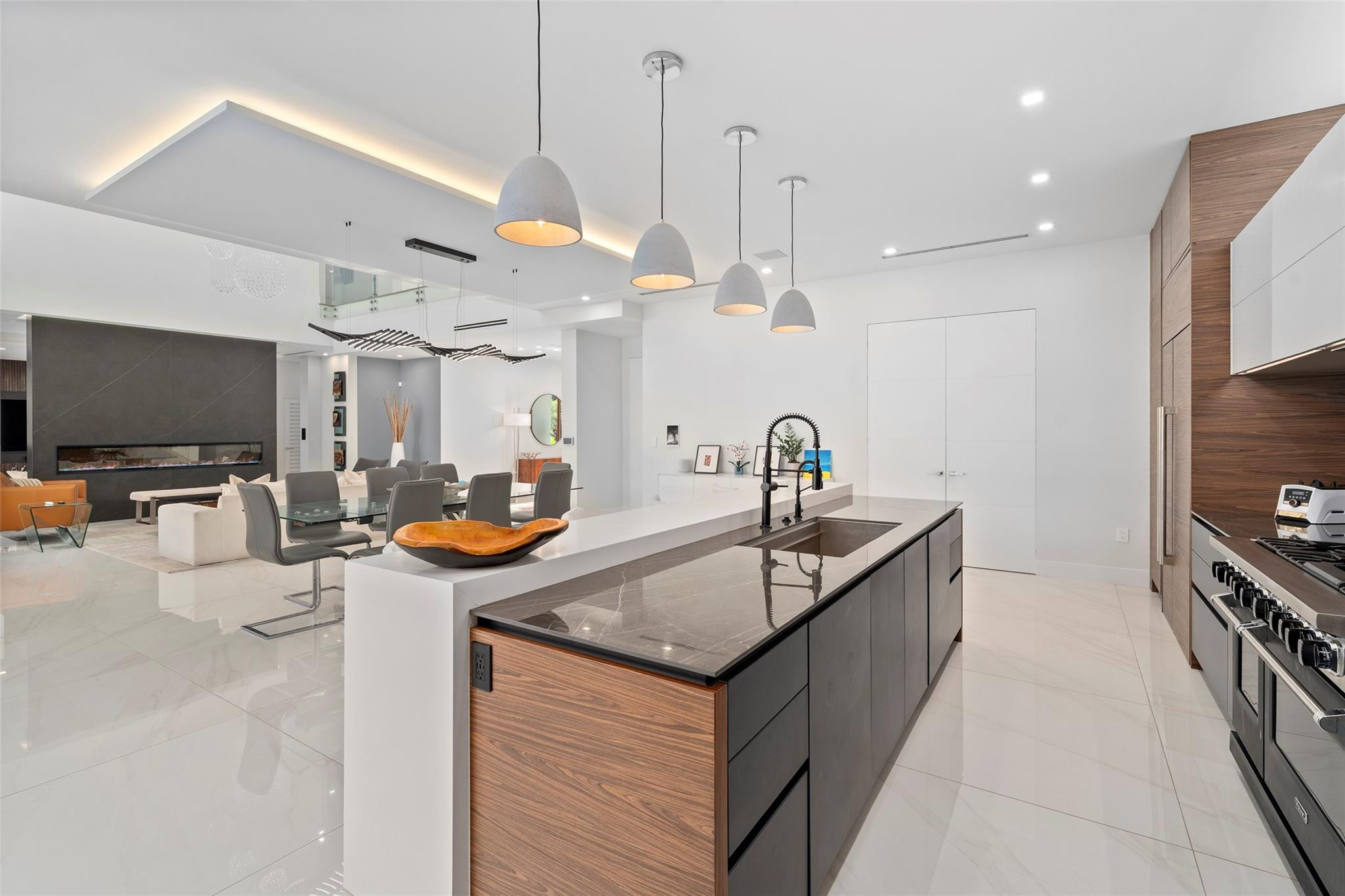 CORAL KEY VILLAS 2ND SEC - Residential