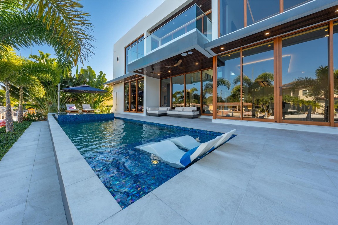 CORAL KEY VILLAS 2ND SEC - Residential