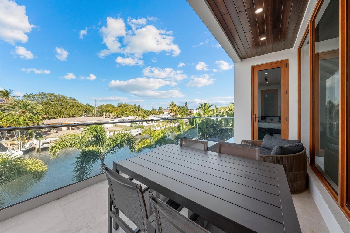 CORAL KEY VILLAS 2ND SEC - Residential