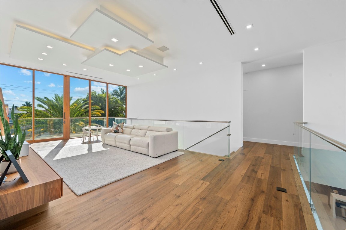 CORAL KEY VILLAS 2ND SEC - Residential