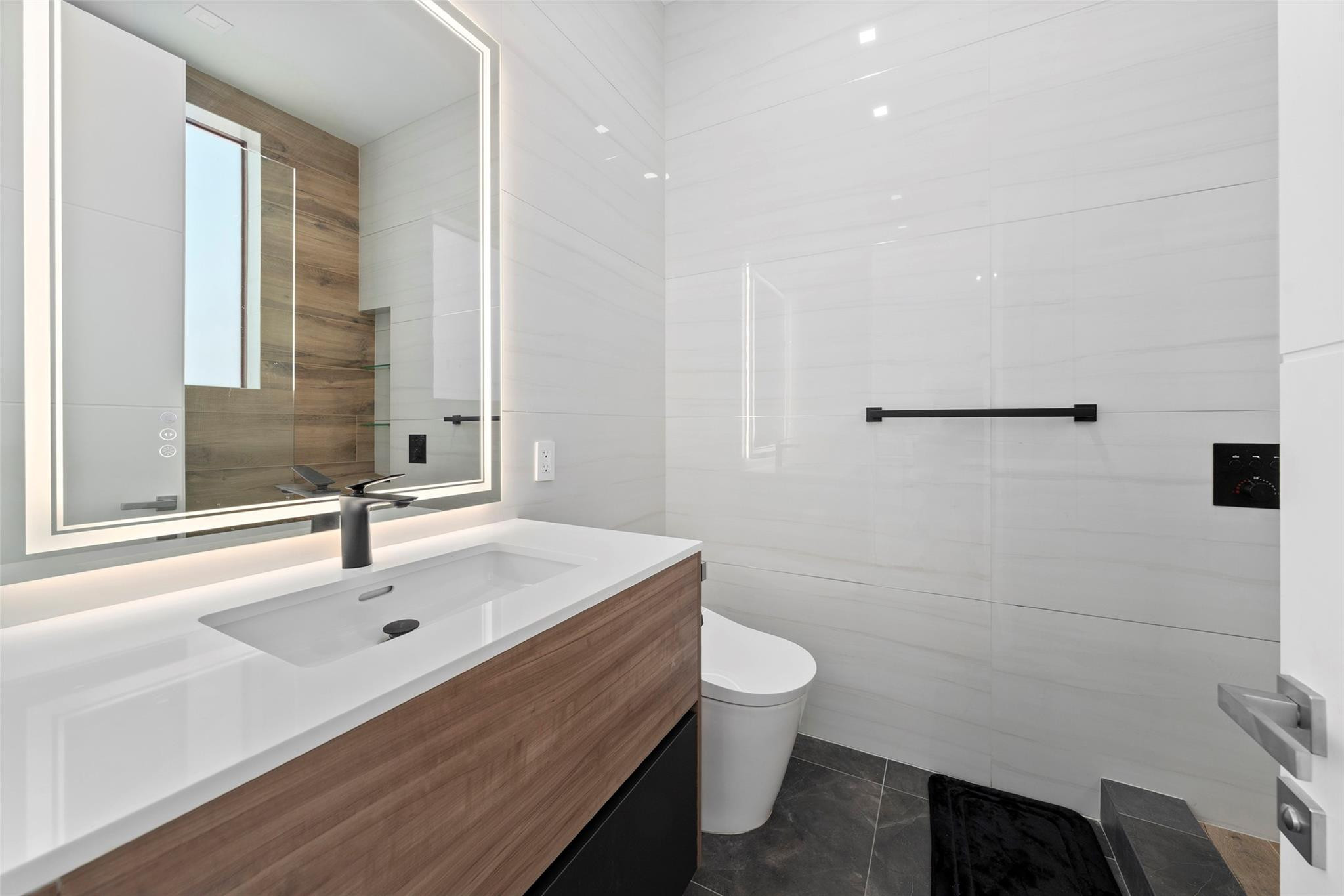 CORAL KEY VILLAS 2ND SEC - Residential