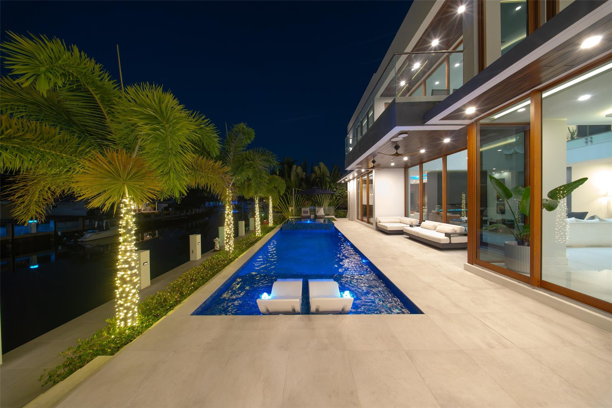 CORAL KEY VILLAS 2ND SEC - Residential