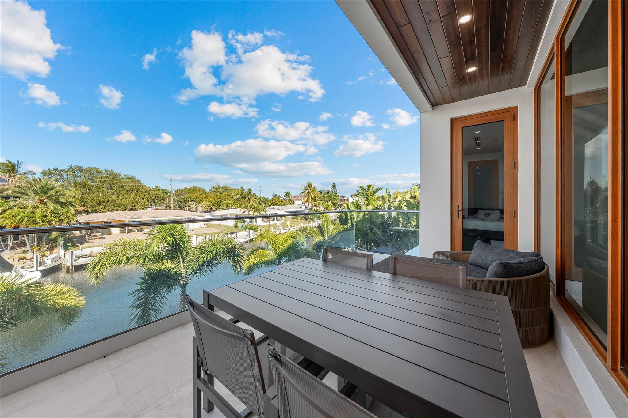 CORAL KEY VILLAS 2ND SEC - Residential