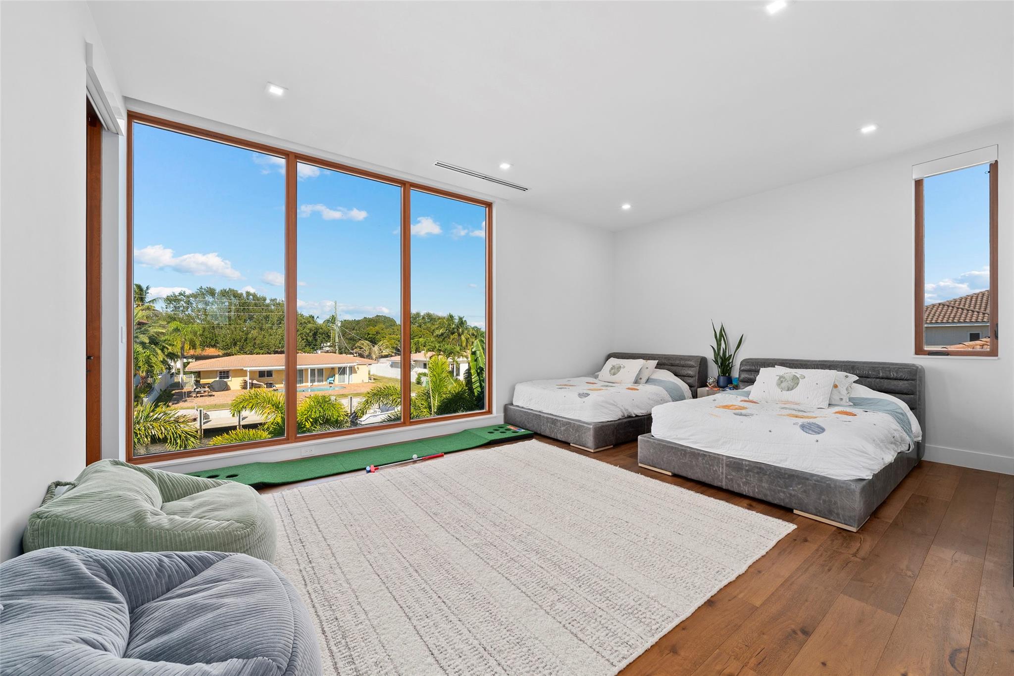 CORAL KEY VILLAS 2ND SEC - Residential