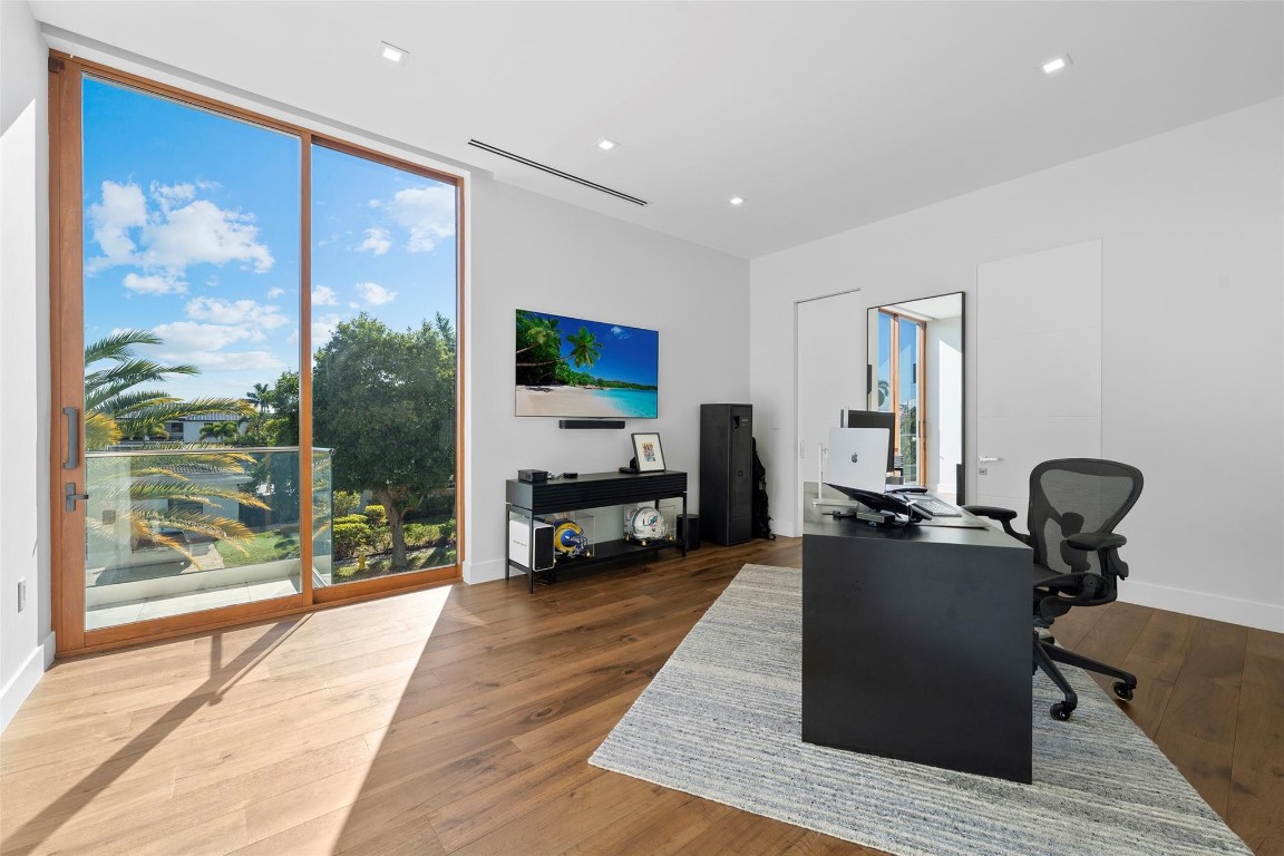 CORAL KEY VILLAS 2ND SEC - Residential