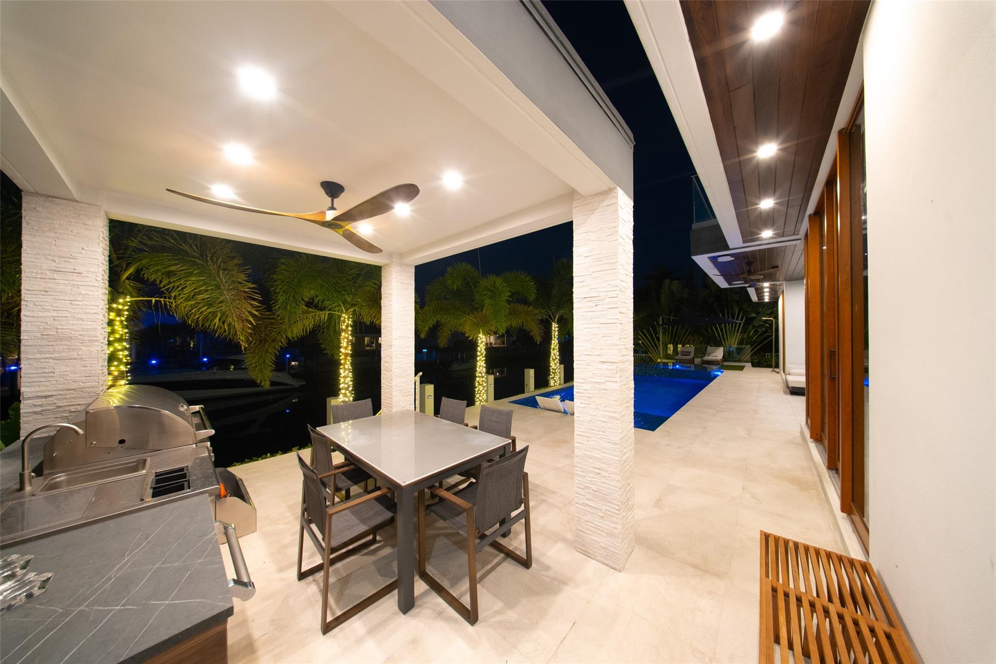 CORAL KEY VILLAS 2ND SEC - Residential