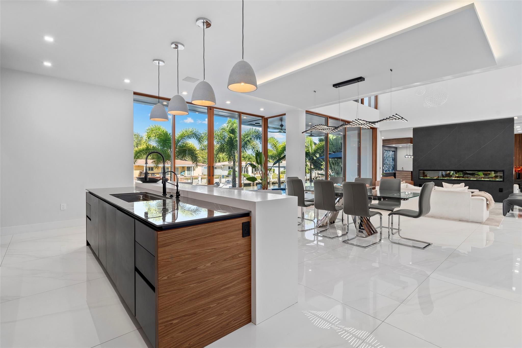 CORAL KEY VILLAS 2ND SEC - Residential