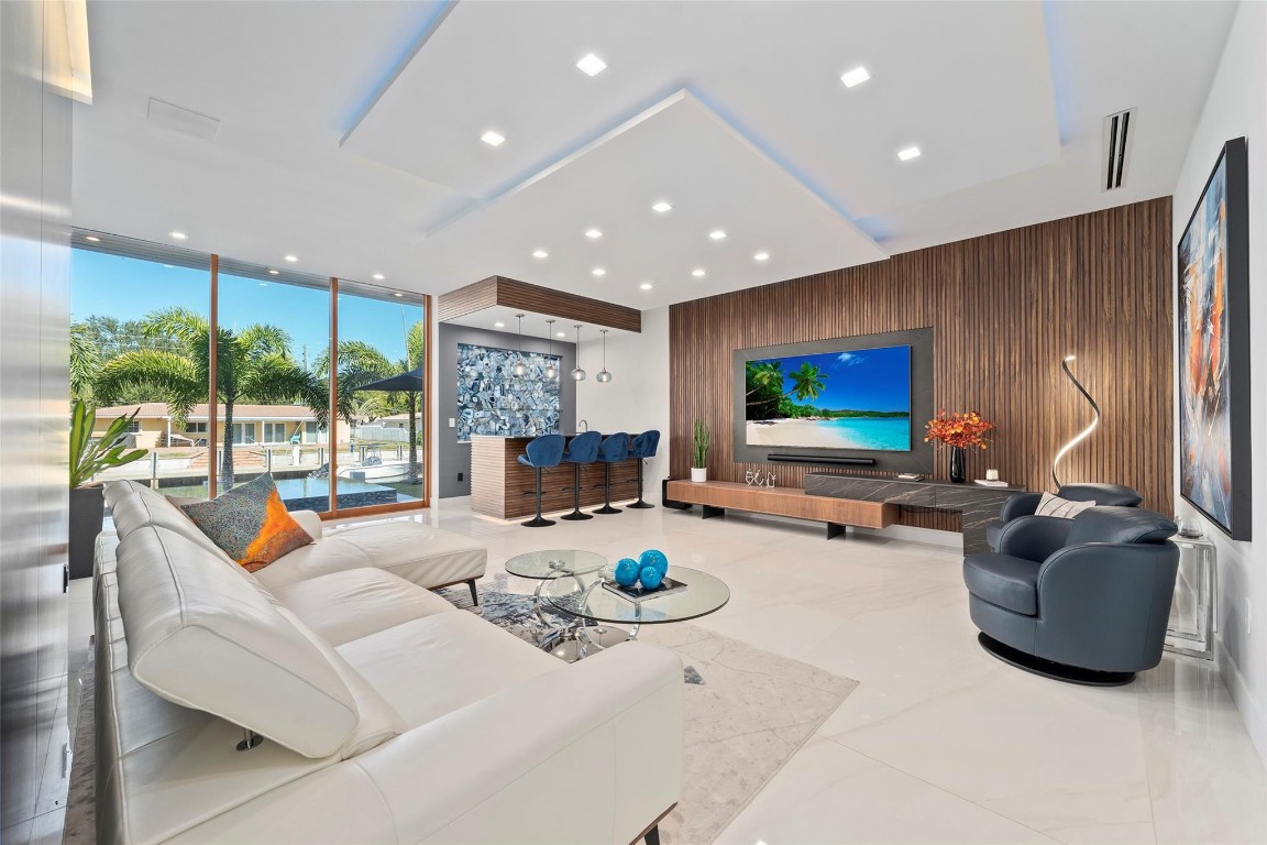 CORAL KEY VILLAS 2ND SEC - Residential