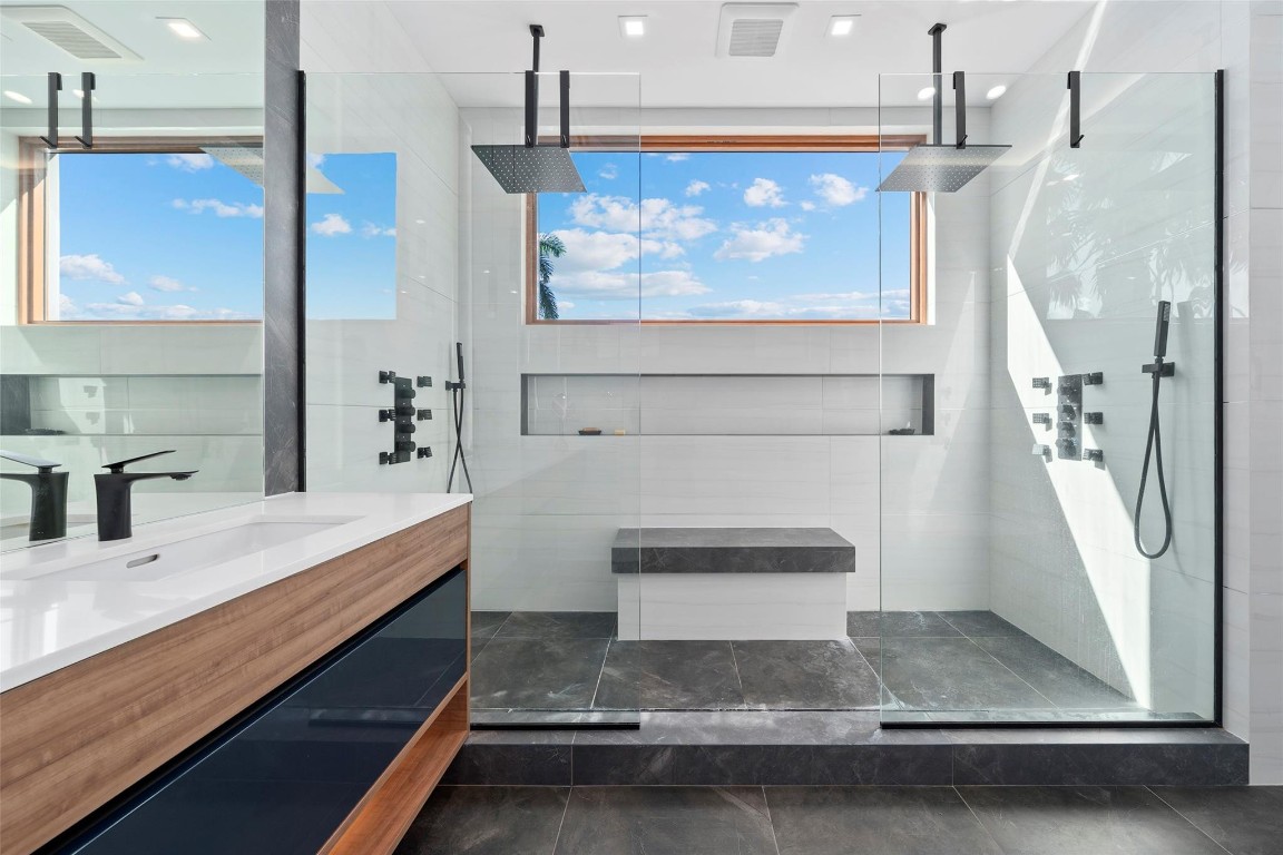 CORAL KEY VILLAS 2ND SEC - Residential