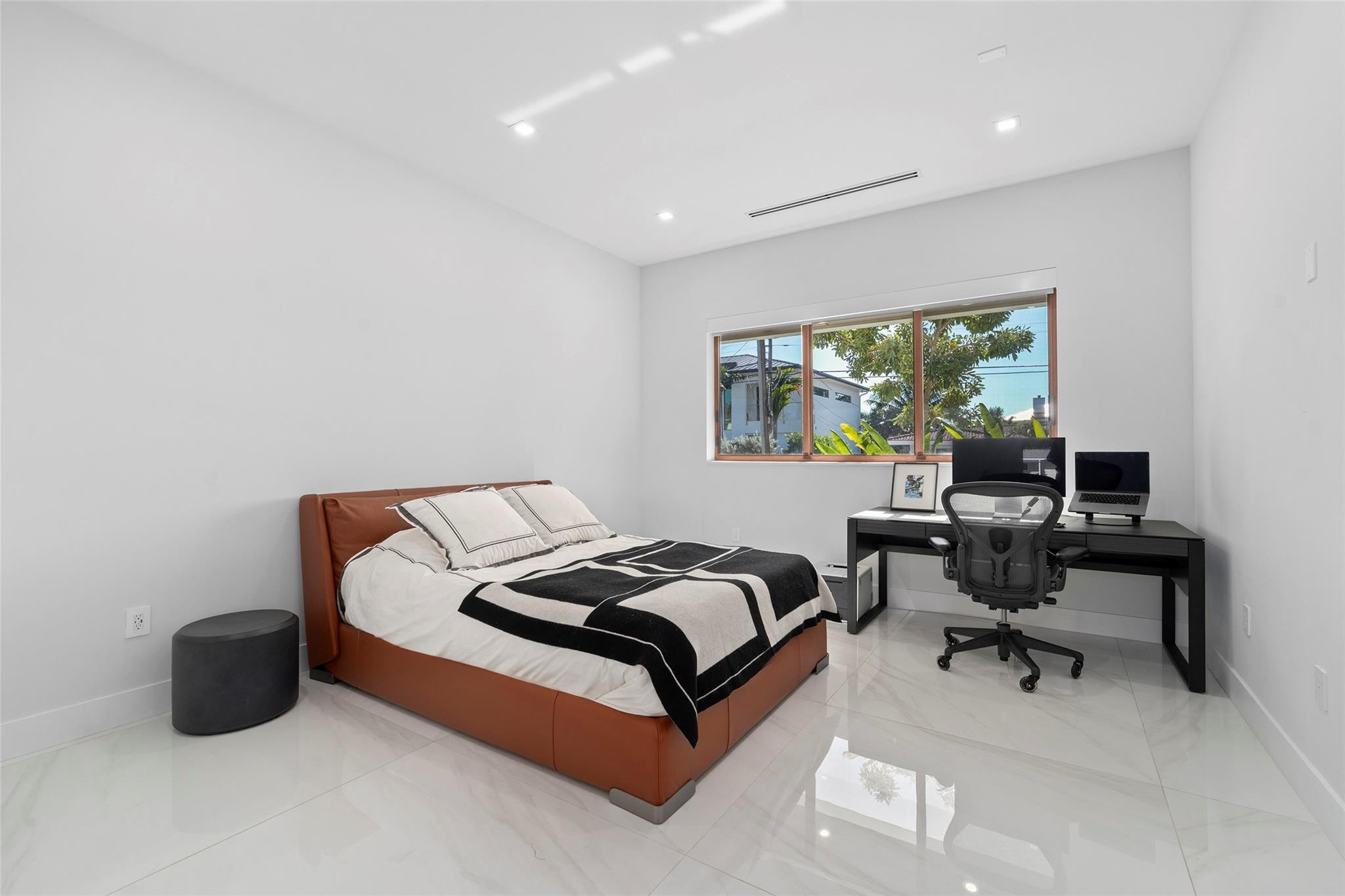 CORAL KEY VILLAS 2ND SEC - Residential