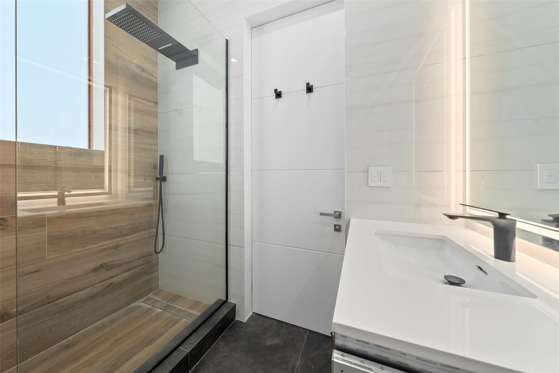 CORAL KEY VILLAS 2ND SEC - Residential