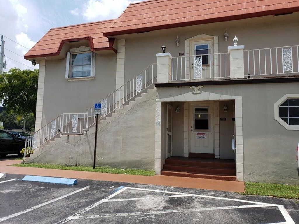 Photo of 475 SE 8th Street #114, Deerfield Beach, FL 33441 (MLS # R11043142)