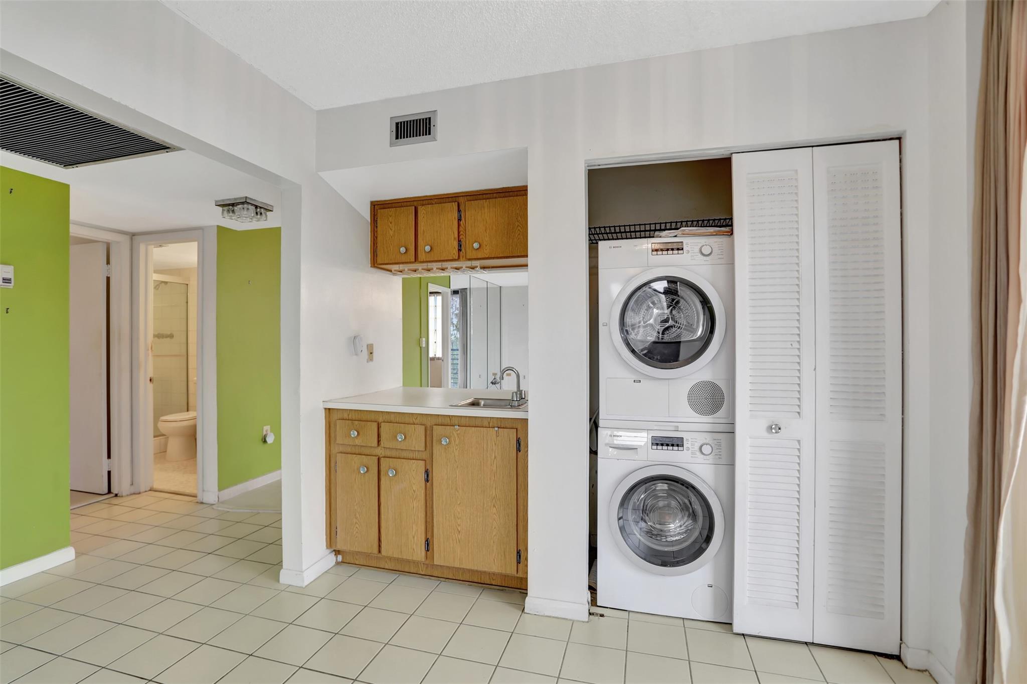 Colony Point - Residential