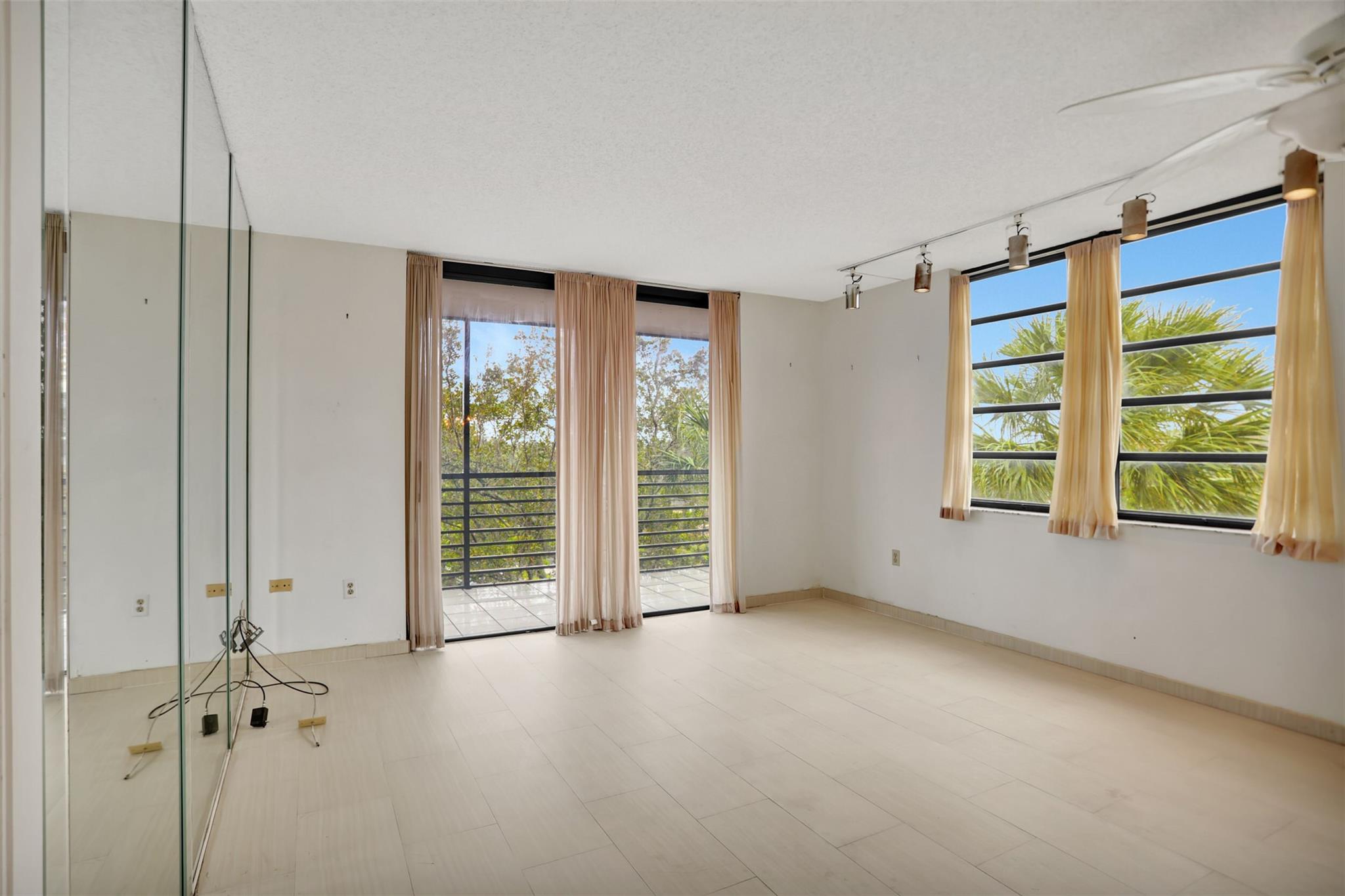Colony Point - Residential