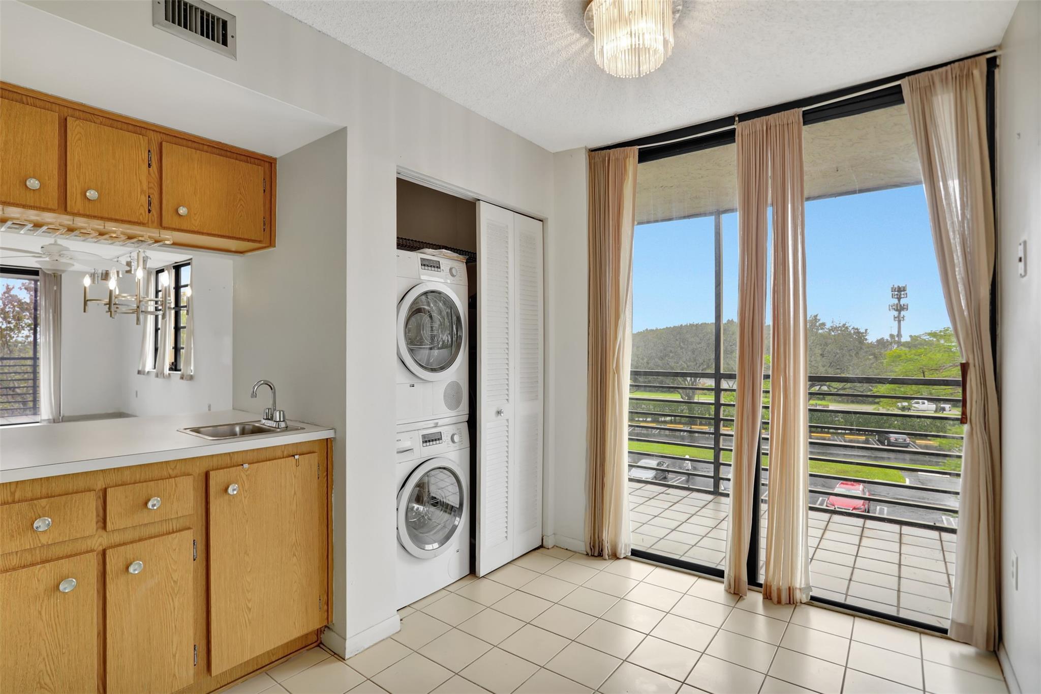 Colony Point - Residential