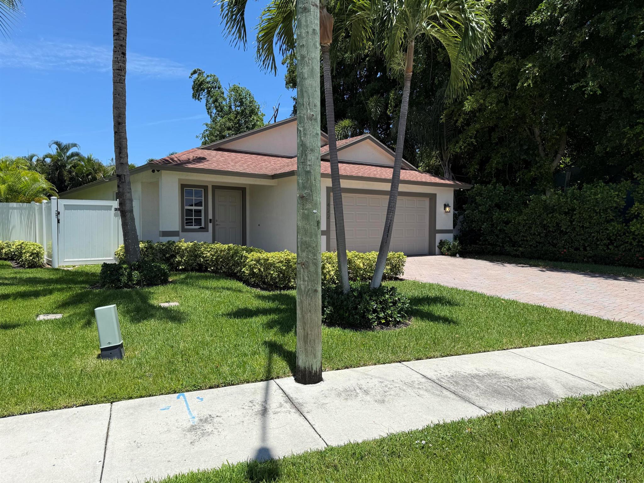 422 Lucky Lane