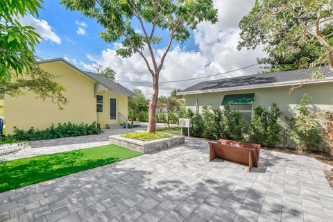 Tiny photo for 216 NE 23RD Avenue, Pompano Beach, FL 33062 (MLS # B26087659)