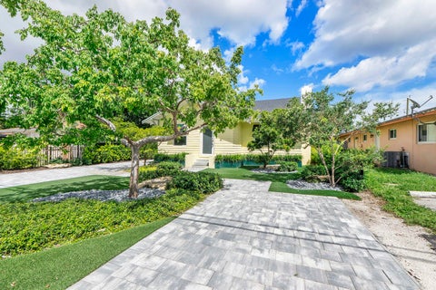 Tiny photo for 216 NE 23RD Avenue, Pompano Beach, FL 33062 (MLS # B26087659)