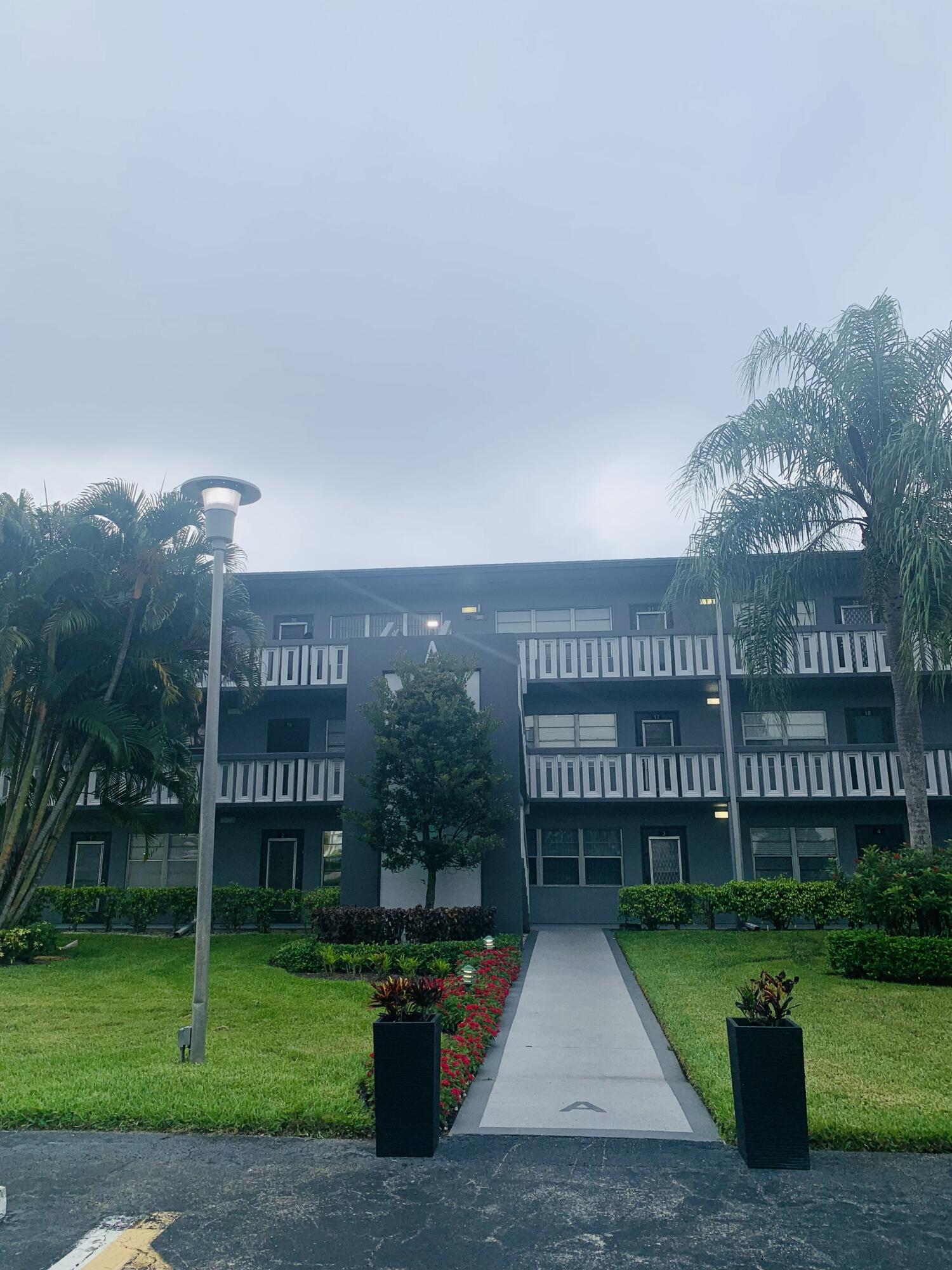 SUFFOLK AT CENTURY VILLAGE CONDO - Residential Lease