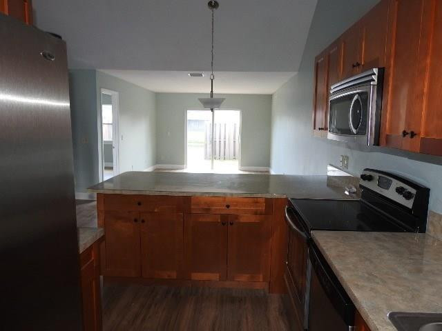 WOODSCAPE TOWNHOMES - Residential