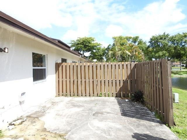 WOODSCAPE TOWNHOMES - Residential
