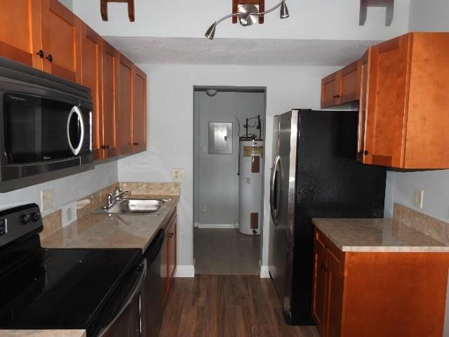 WOODSCAPE TOWNHOMES - Residential