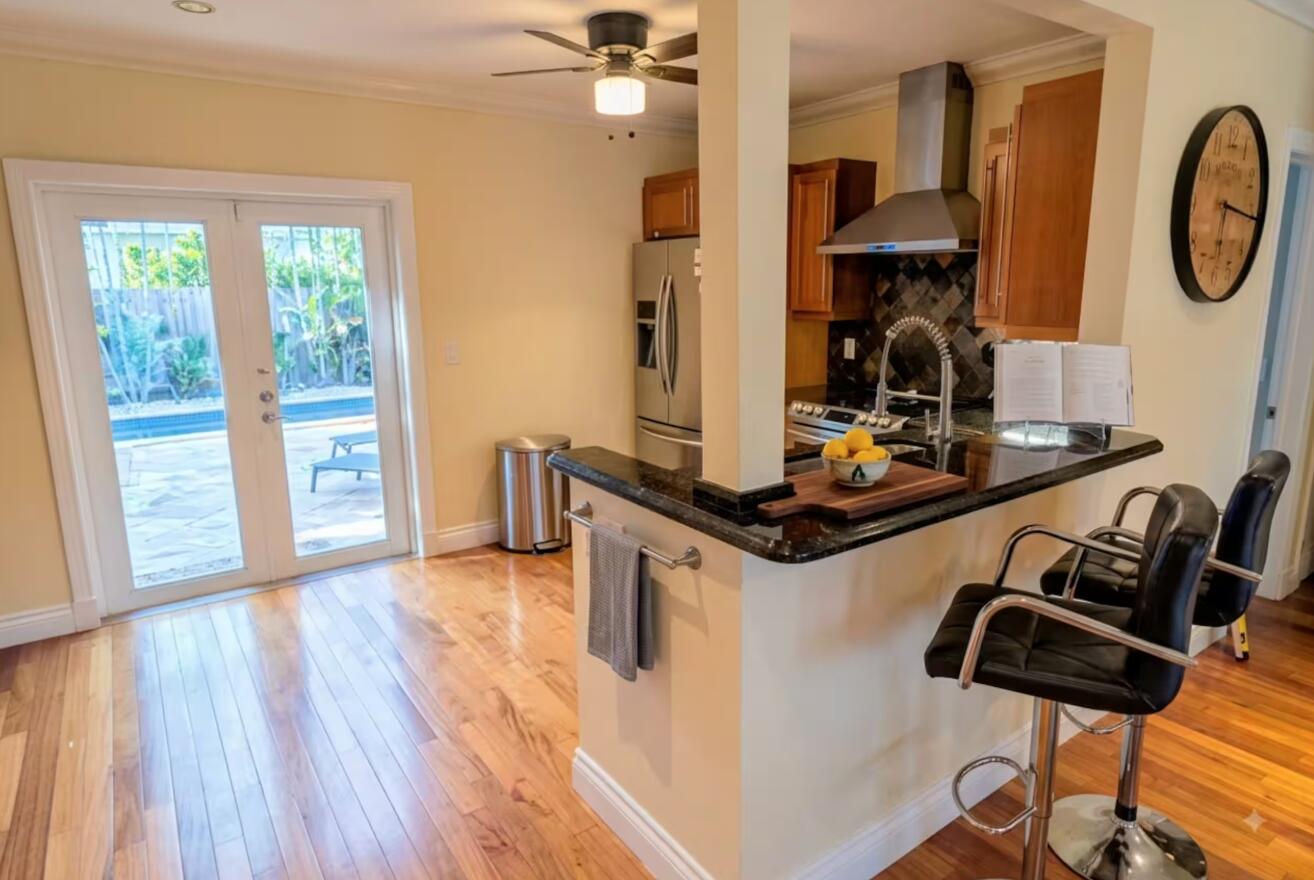 1405 NE 14TH Court
