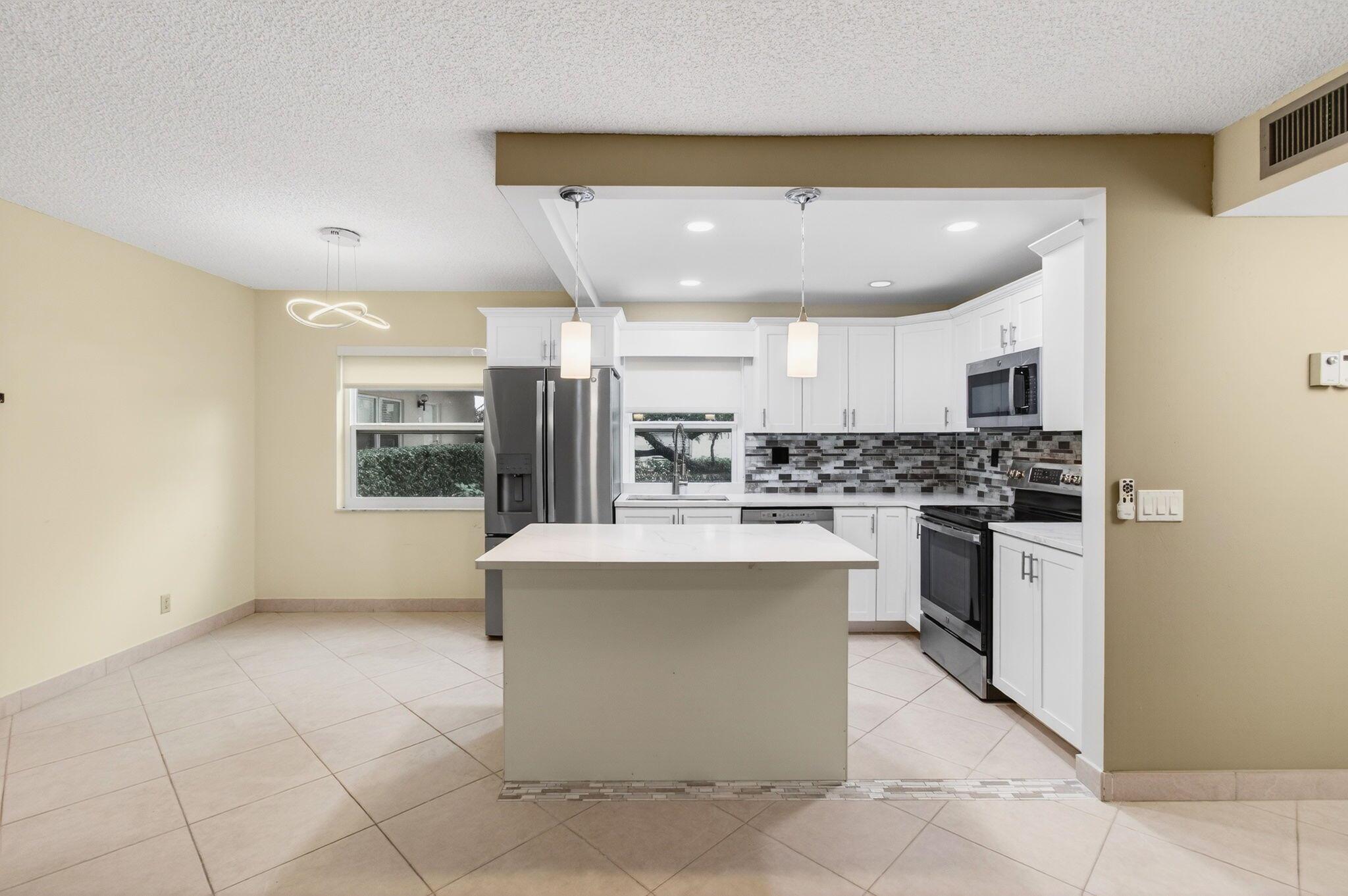 KINGS POINT NORMANDY COND - Residential